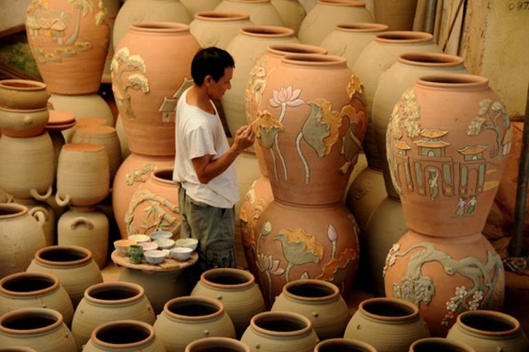 To preserve the heritage of Bat Trang pottery, the Bat Trang Pottery Museum was established. 