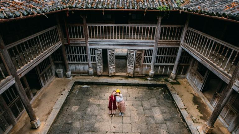 Vuong’s Palace, also known as the H'mong King’s Palace, is a fascinating cultural and historical site.