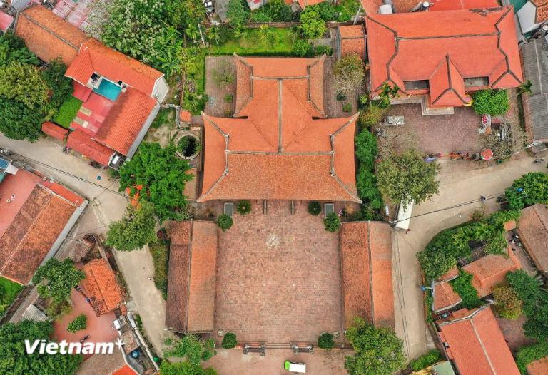 Duong Lam Ancient Village boasts several communal houses that serve as focal points for cultural and religious gatherings