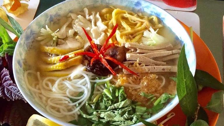 Famous Street Food Dishes in Hanoi 