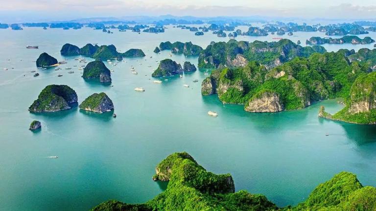 Ha Long Bay 