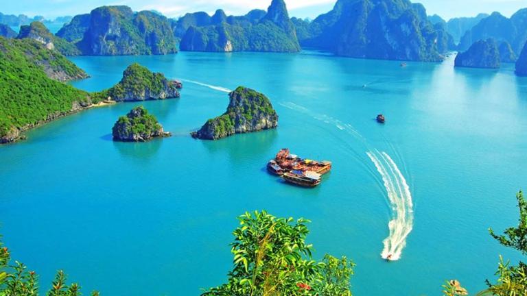 Ha Long Bay 