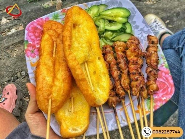 Honey butter grilled skewer bread is a popular street food in Hanoi 