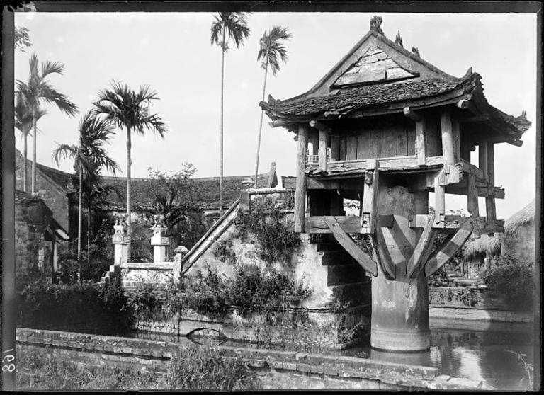 One Pillar Pagoda, a unique structure built to resemble a lotus flower.