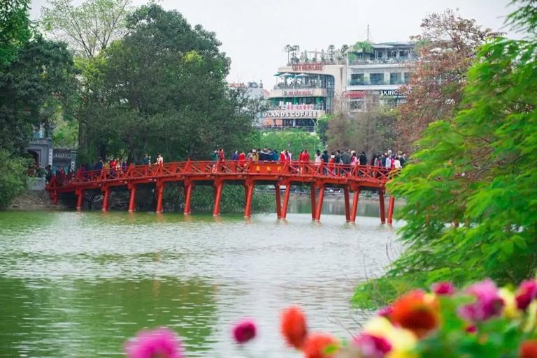 Hoan Kiem Lake