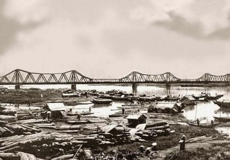 The Long Bien Bridge runs the story deeply entrenched within the tumultuous history of Vietnam