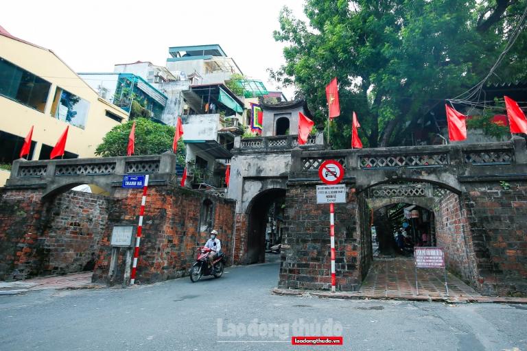 Getting a taste of original life is one of the stylish effects about visiting the Old City Gate.