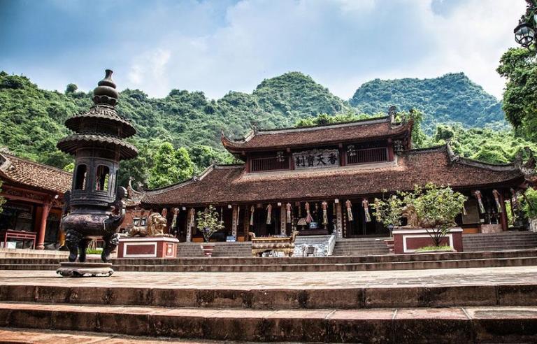 Thien Tru Pagoda is one of the most architecturally significant temples in the region.