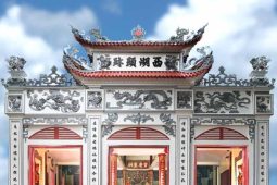 Tay Ho Palace is dedicated to Princess Lieu Hanh, who was the daughter of the Jade Emperor.