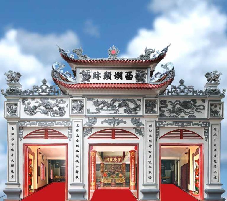 Tay Ho Palace is dedicated to Princess Lieu Hanh, who was the daughter of the Jade Emperor.