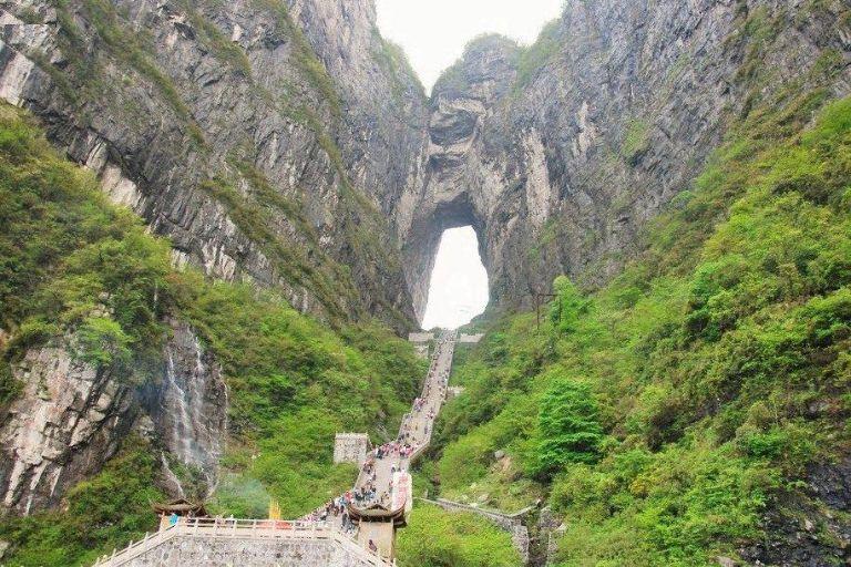 Quan Ba Heaven Gate is renowned for its dramatic landscapes. 