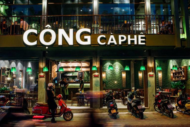 Cong Caphe is a popular chain that stays open late into the night.