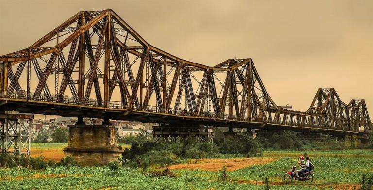 nightlife and entertainment on a motorbike tour in Hanoi 