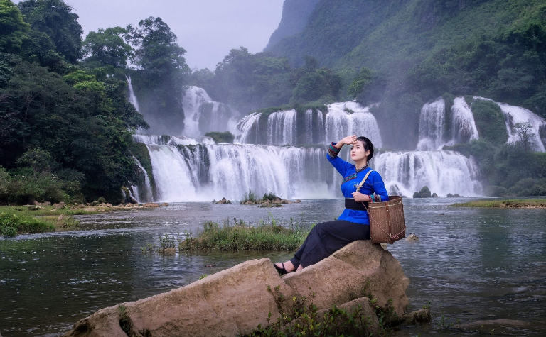 Ban Gioc Waterfall Loop