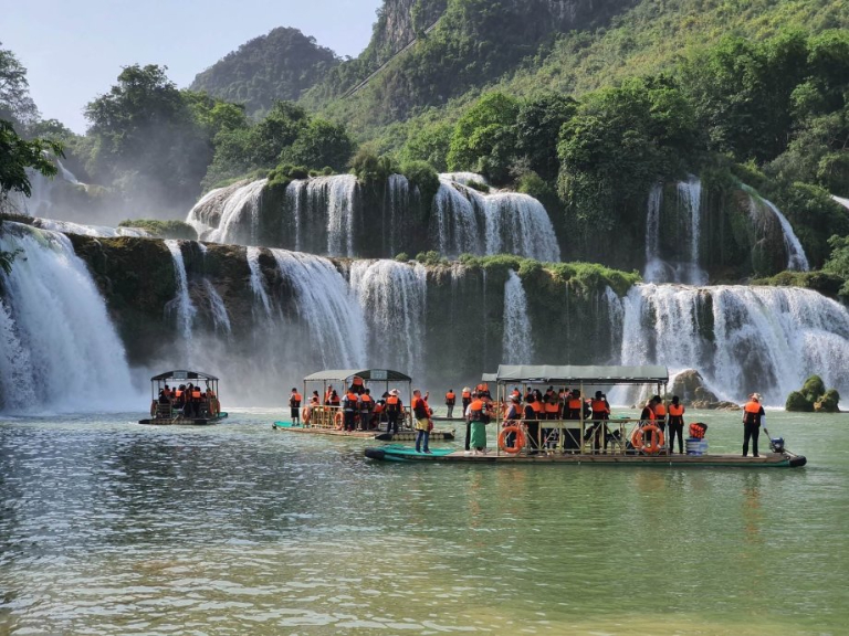 Ban Gioc Waterfall Loop