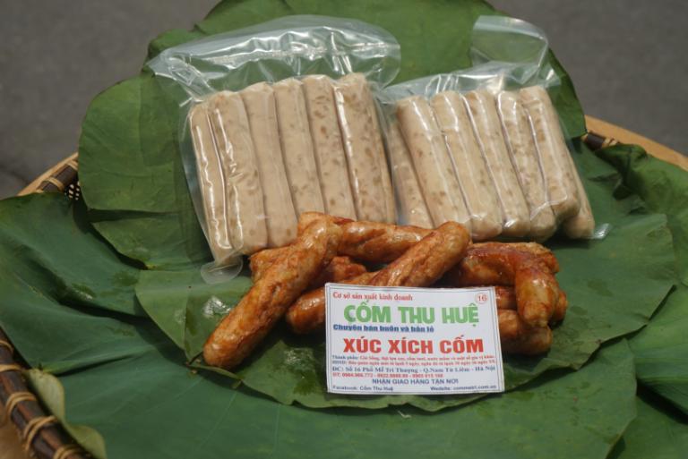 Cốm Thu Huệ is a well-known name for serving the best Cha Com in Hanoi.