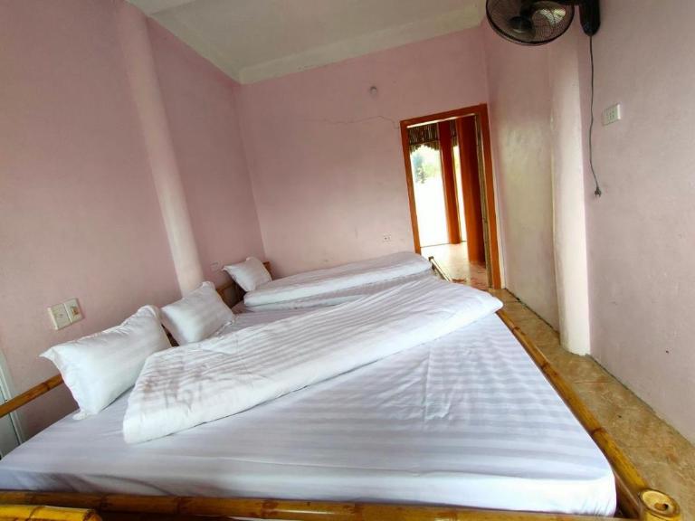 Chi Tai Homestay offers a variety of accommodation options, including dormitory rooms, double rooms, and family rooms