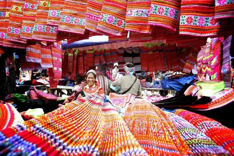 Quan Ba is home to several markets that beautifully reflect the cultural essence of Ha Giang. 