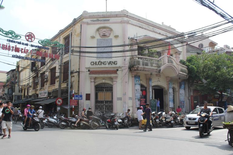 Hang Bac Street still shows classic Vietnamese silver artistry