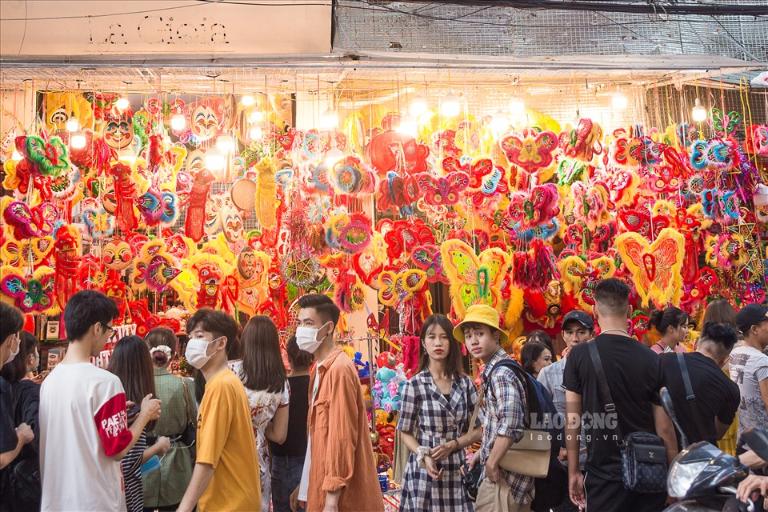 Hang Ma Street is an absolutely must-see site for visitors