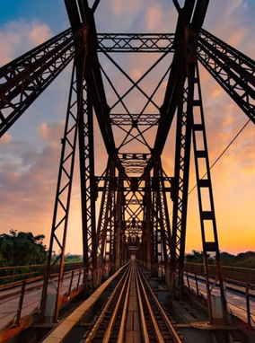 Long Bien Bridge