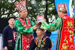 The Cap Sac Festival is an ancient cultural ceremony that marks the transition from boyhood to manhood for the Dao ethnic