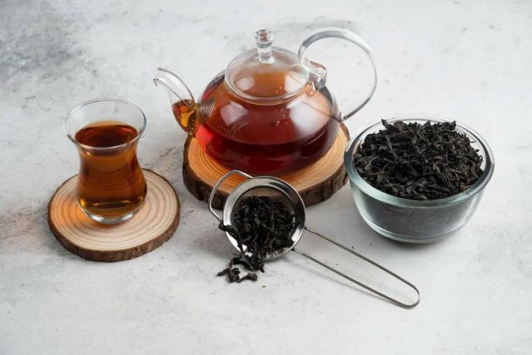 Vietnamese black tea has a strong and full-bodied taste by means of a total oxidation process