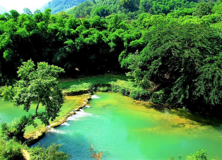 Vietnam’s Limestone Loop