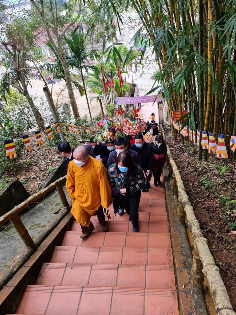 To visit Sung Khanh Pagoda, travel 300 km from Hanoi to Ha Giang