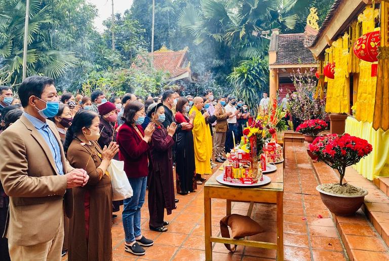 Visit Sung Khanh Pagoda from October to April for the best experience