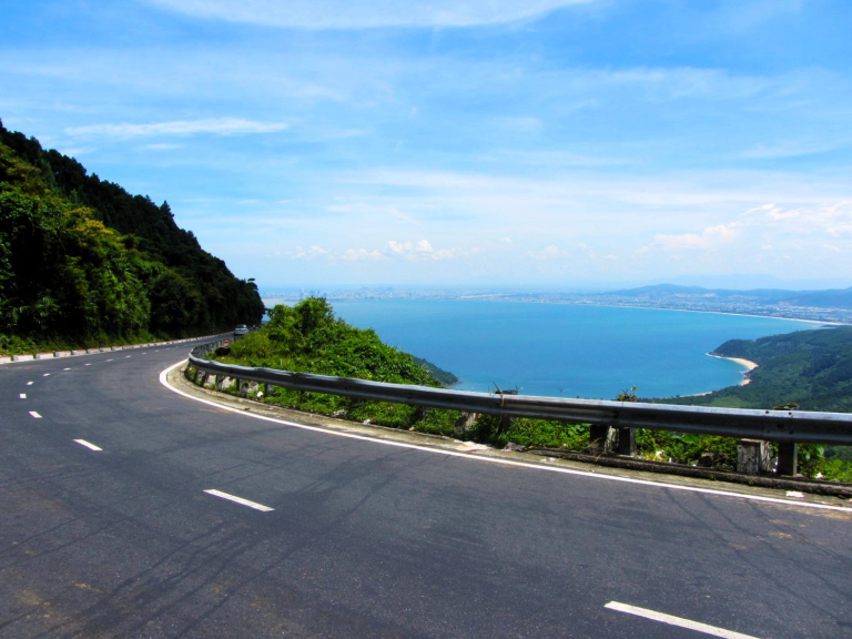 Hai Van Pass Motorbike Tour