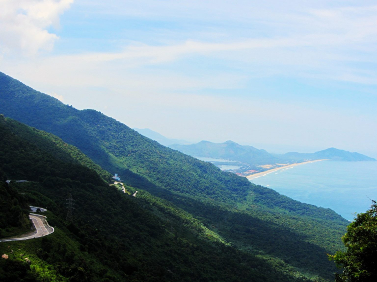 Hai Van Pass Motorbike Tour