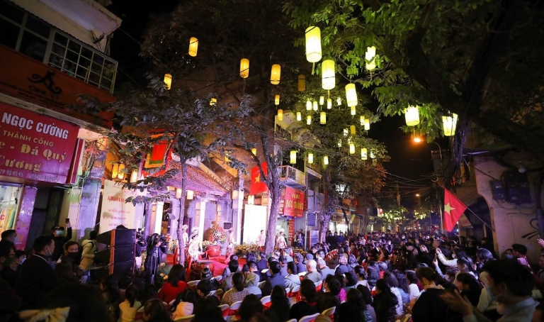 Hanoi Weekend Night Market