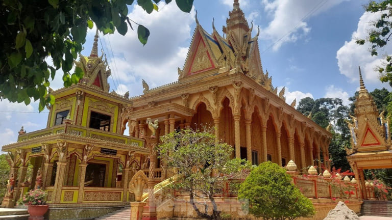 Khmer Temple-Hopping Motorbike Loop in Tra Vinh