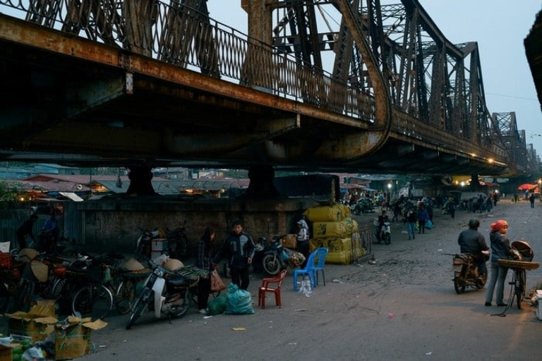 Long Bien Market