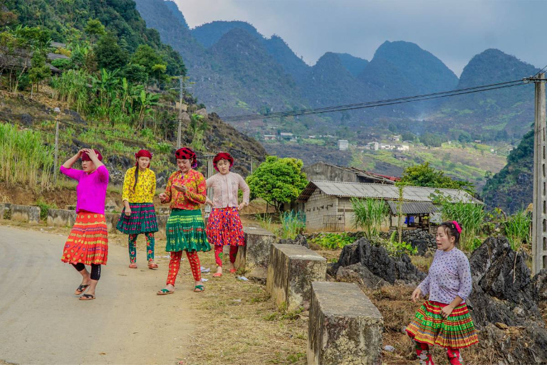 Navigating Traffic in Ha Giang Loop