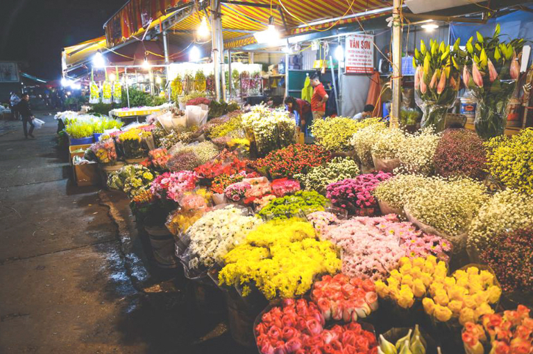 Quang Ba Flower Market