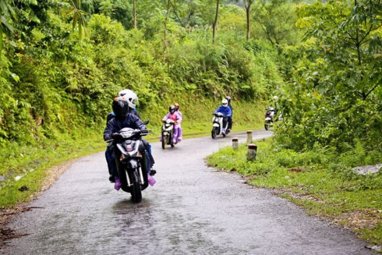 Tips for Riding Downhill on a Scooter