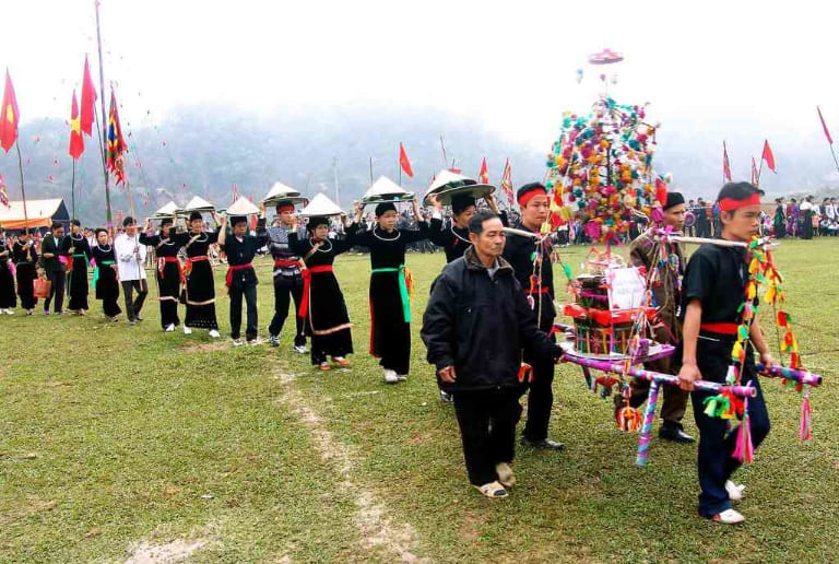 Tips for Experiencing Traditional Homestays and Local Cuisine in Ha Giang