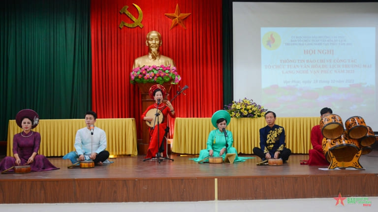 Van Phuc Silk Village in Hanoi