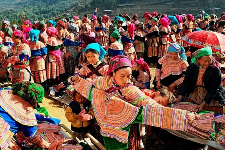 Where to Buy Traditional Handicrafts and Souvenirs in Ha Giang