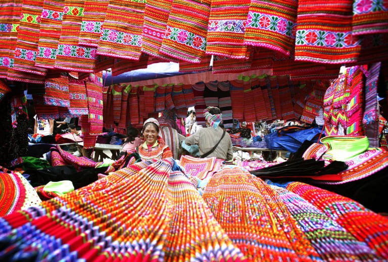 Where to Buy Traditional Handicrafts and Souvenirs in Ha Giang