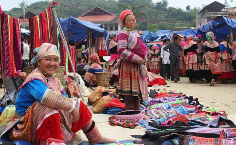 Where to Buy Traditional Handicrafts and Souvenirs in Ha Giang