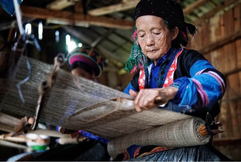 Where to Buy Traditional Handicrafts and Souvenirs in Ha Giang