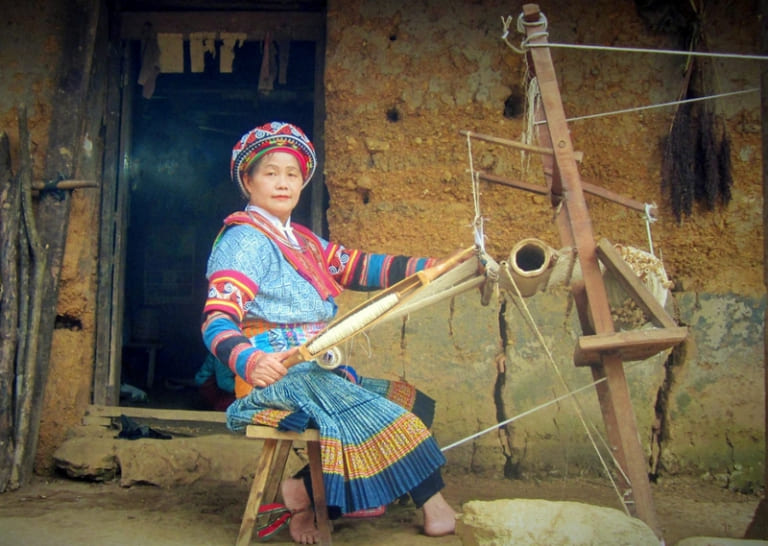 Where to Buy Traditional Handicrafts and Souvenirs in Ha Giang