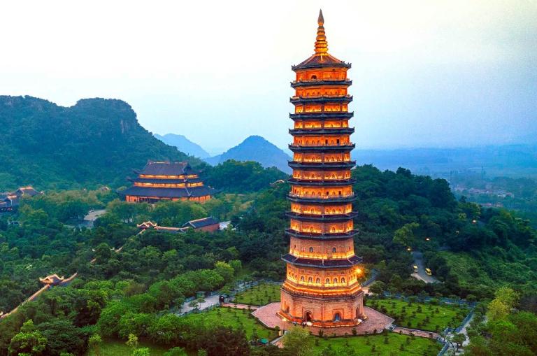 Covering 539 hectares, Bai Dinh features a 100kg bronze Buddha, completed in 2008.