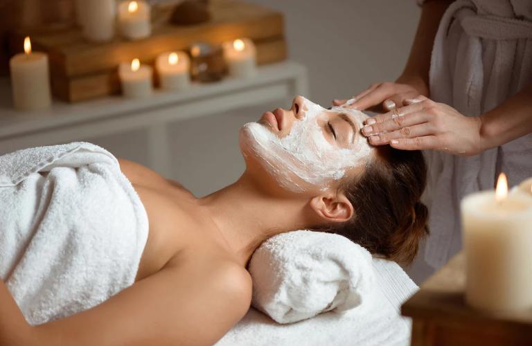 Enjoy a variety of relaxing spa treatments at affordable prices, tailored to your preferences.