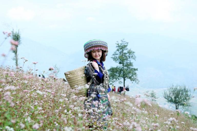 Accessorize with traditional H'mong scarves and woven bags to enhance your visit to Buckwheat Flower Valley.