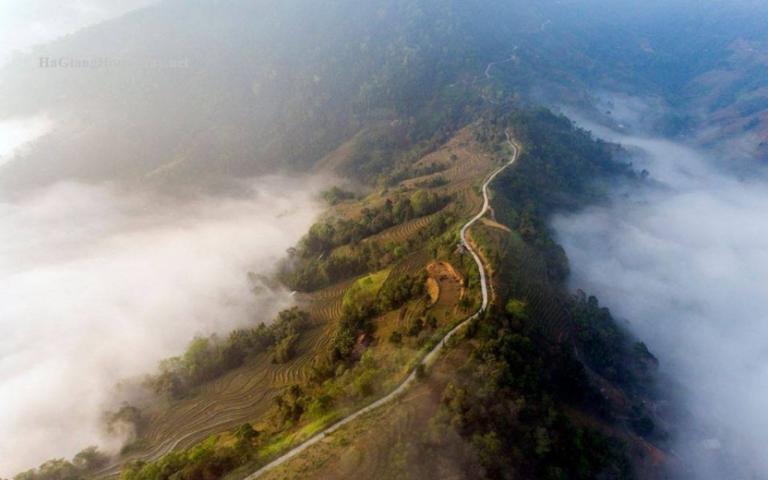 In Chinese, "Chieu Lau" means "nine levels," and "Thi" refers to a large, high rock; thus, the name of this mountain translates to "nine-tiered staircase."