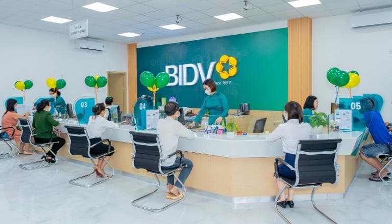 BIDV: Serving customers since 1957, with 35+ exchange points in Hanoi.